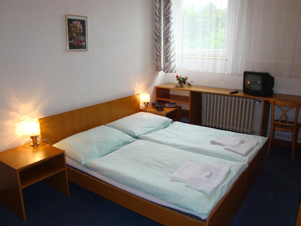 Skalka Hotell Prag Exteriör bild
