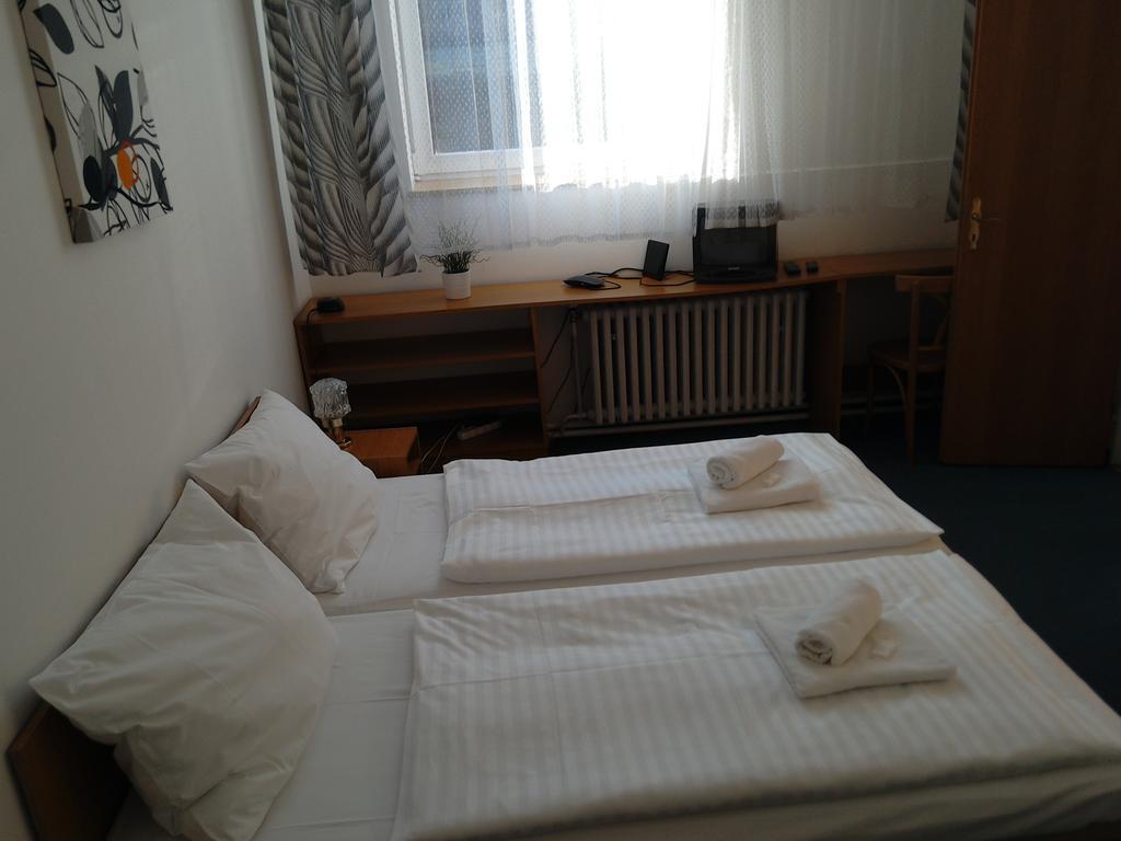 Skalka Hotell Prag Exteriör bild